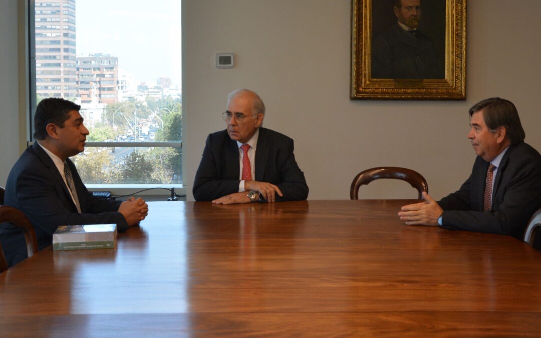 Presidente de Sonami se reúne con ministro del Tribunal Ambiental de Santiago