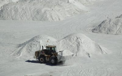 Ministerio de Minería notifica adjudicación de proceso de licitación para aumentar producción de litio