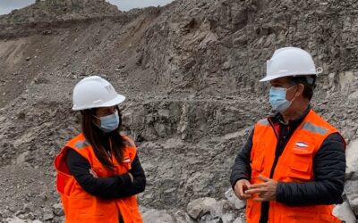 Minera Tres Valles y comunidades se reúnen para validar correctos protocolos de emisión de polvo y tronaduras de la compañía