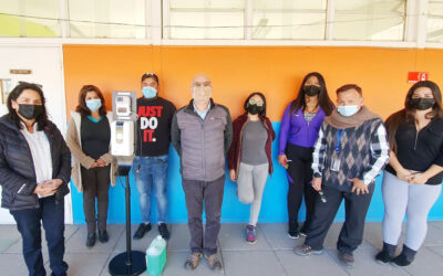 Grupo Minero Carola – Coemin donó totem sanitizador a escuela de la comuna de Tierra Amarilla