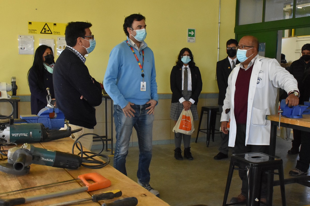 Codelco comprometió programa de colaboración en visita al Colegio Técnico Industrial Don Bosco