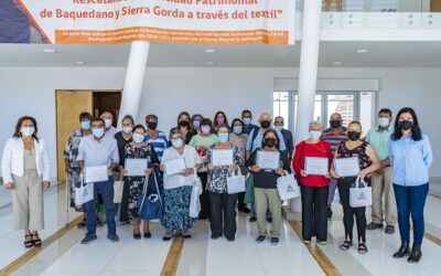 25 adultos mayores de Baquedano obtuvieron certificado en alfabetización digital