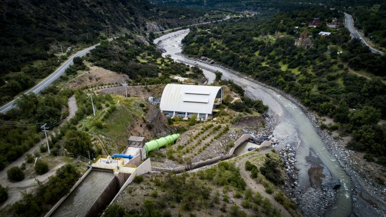 Innergex y Grupo Komatsu Cummins Chile firman contrato de suministro de energía 100% renovable