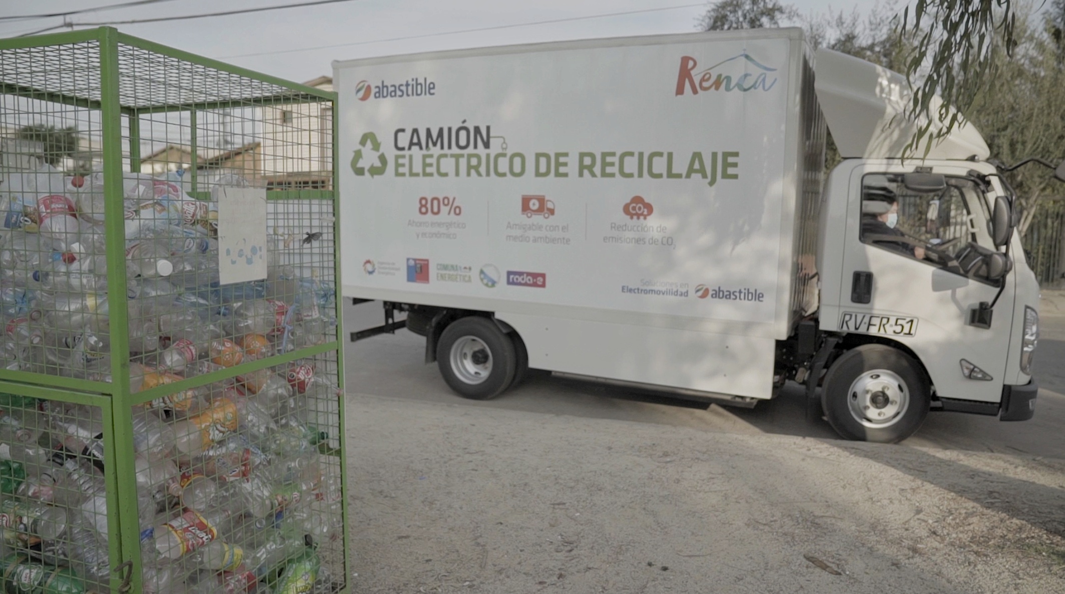Comienza a operar el primer camión eléctrico para reciclaje en Chile