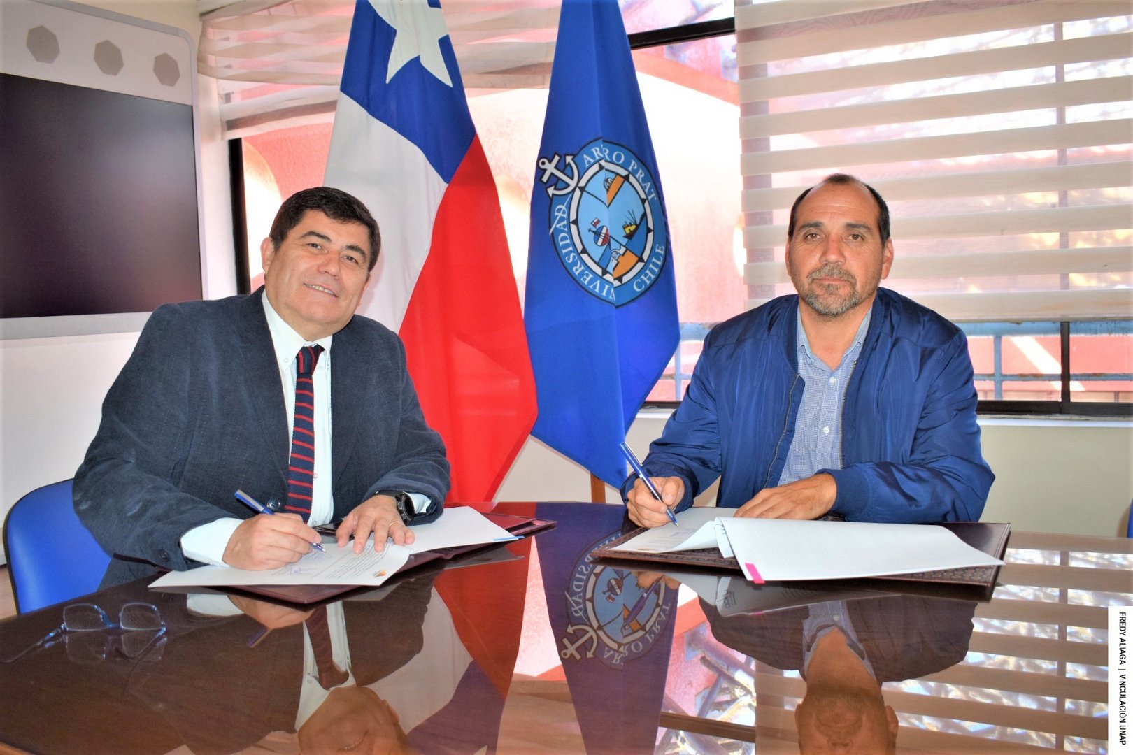 Universidad Arturo Prat firma convenio con empresa Cerro Tarapacá Minerales