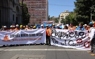 Mineros de Cabildo se manifiestan ante eventual cierre de Minera Cerro Negro