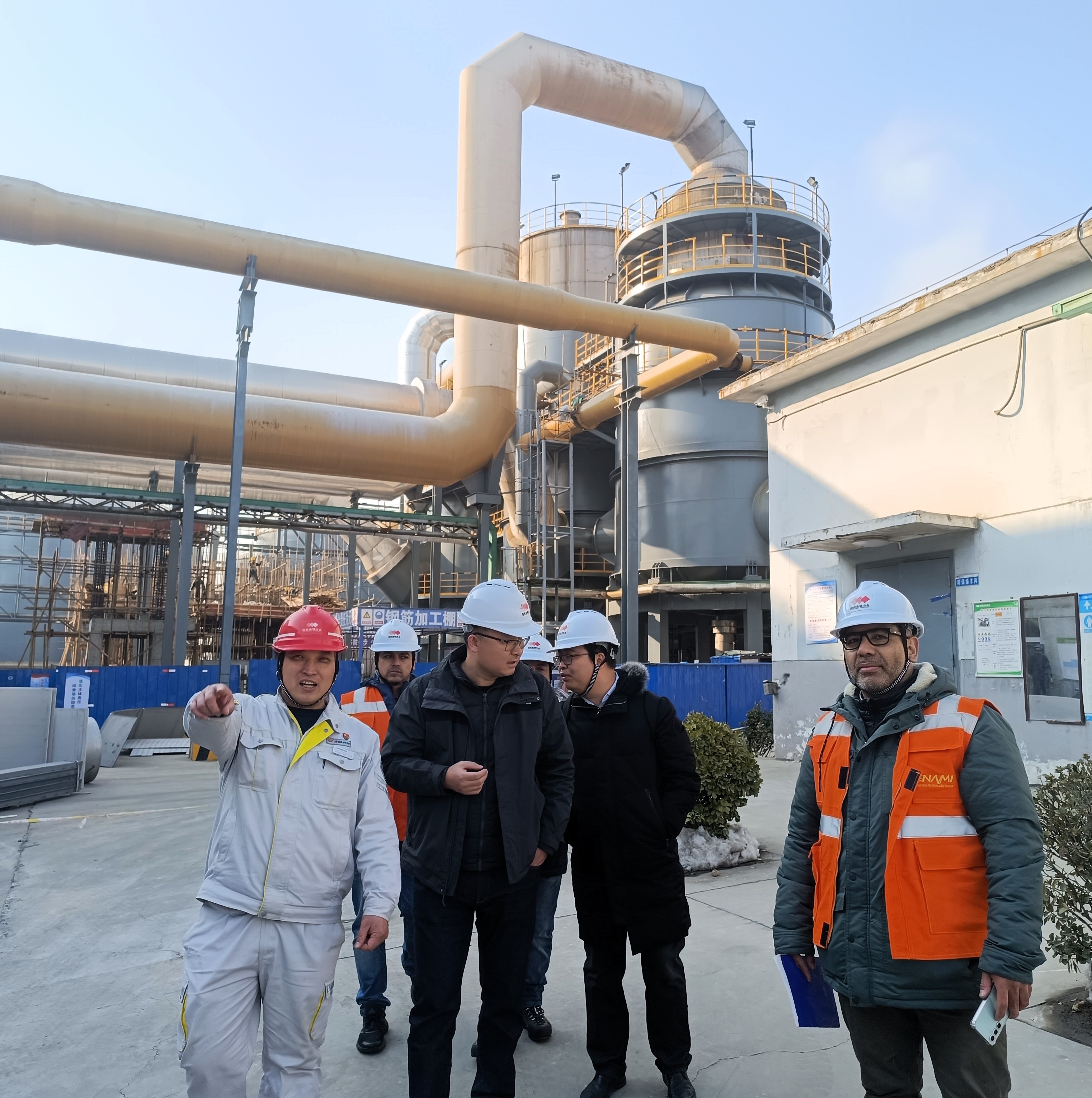 Modernización de FHVL: Delegación de Enami visita fundiciones en China