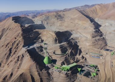 Lundin Mining eleva su participación en Caserones y en el Proyecto Los Helados