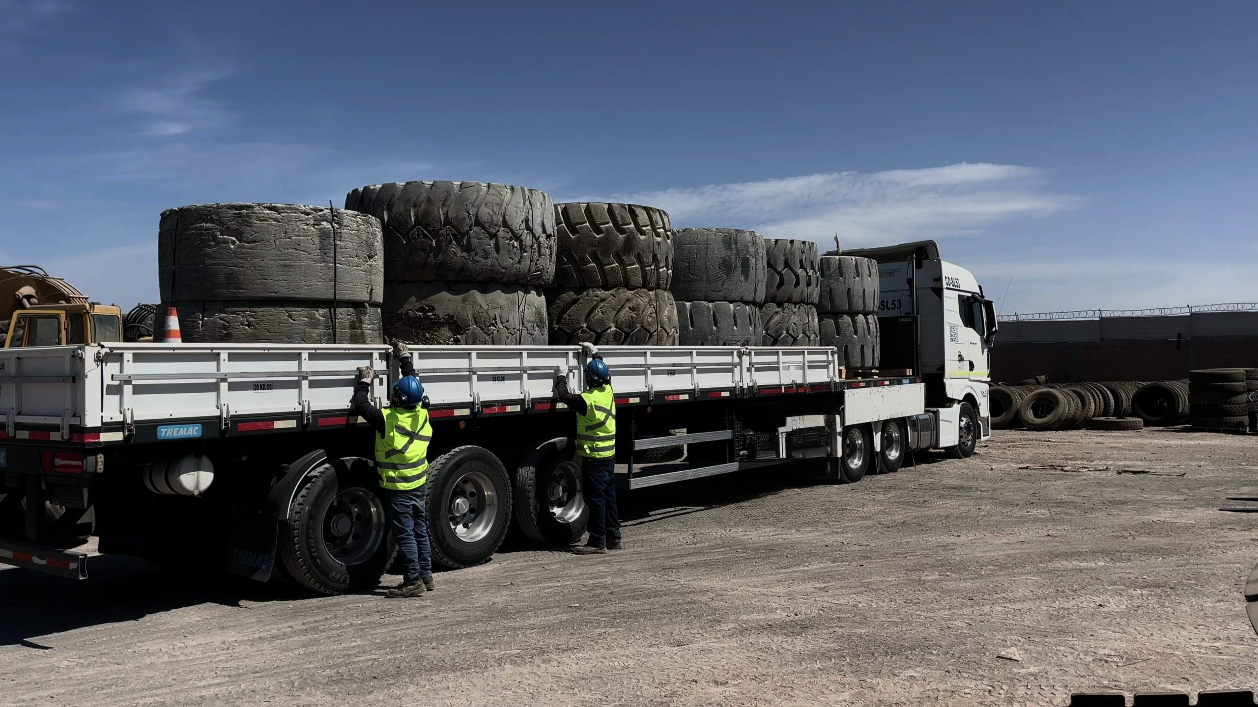 Los neumáticos de categoría A provienen de equipos mineros de apoyo de Chuquicamata Subterránea