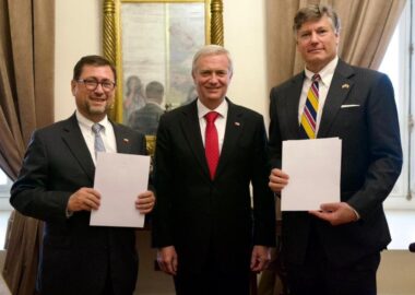 Chile y Estados Unidos firman declaración conjunta sobre minerales críticos y tierras raras